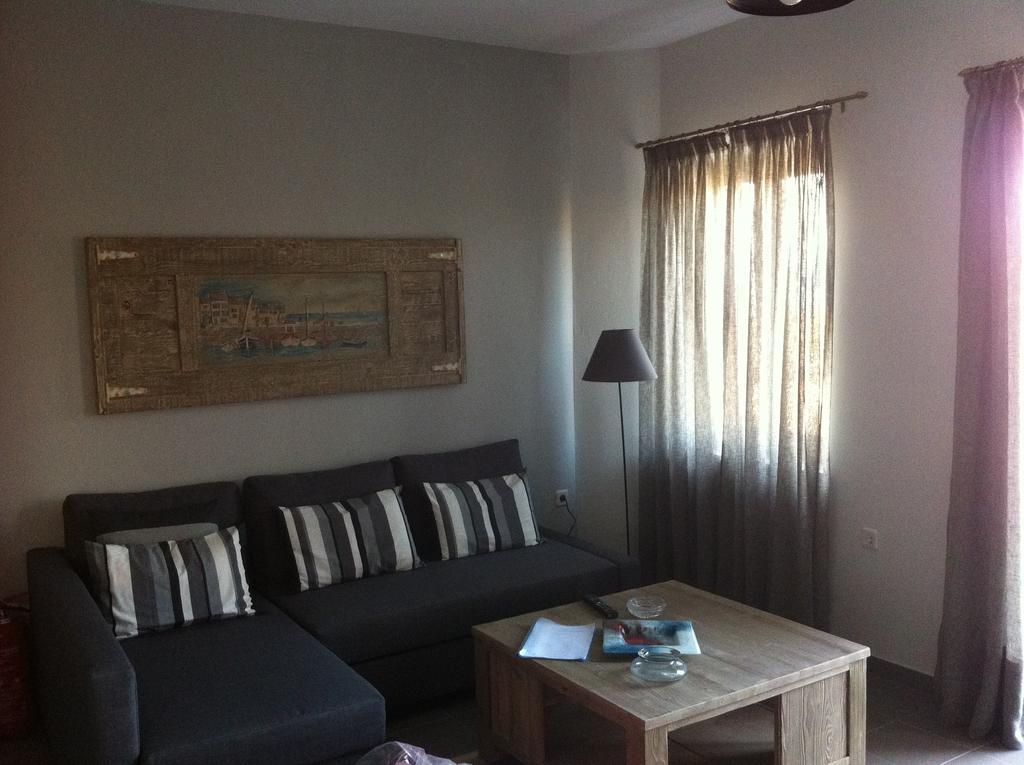 Heliades Maisonettes Mythimna Zimmer foto