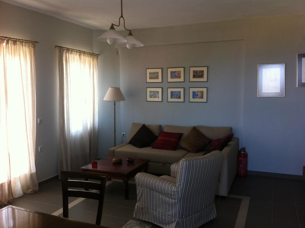 Heliades Maisonettes Mythimna Zimmer foto